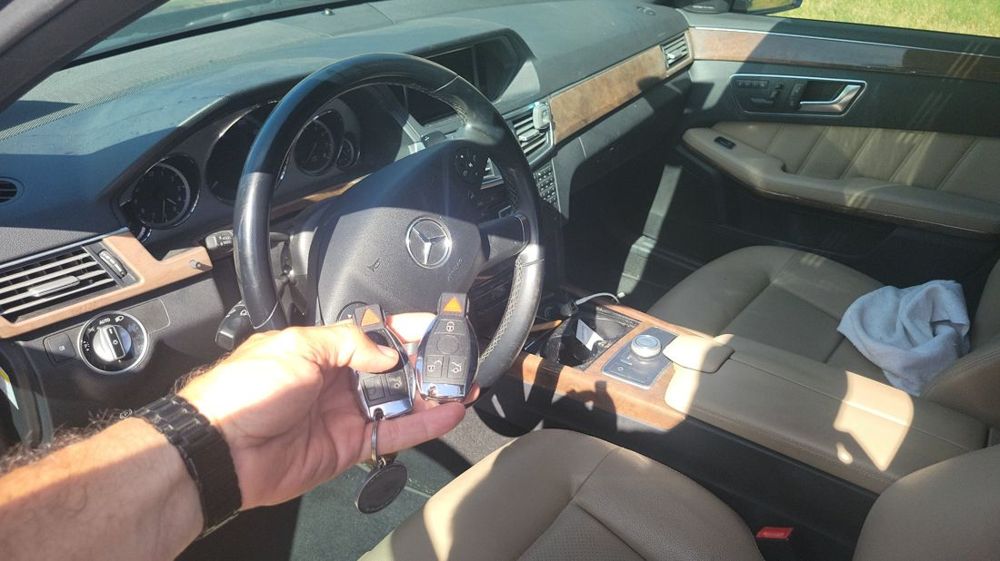 Two Mercedes smart keys programmed inside the car
